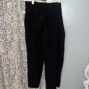 High waisted. Cropped wide leg paper bag trousers.
